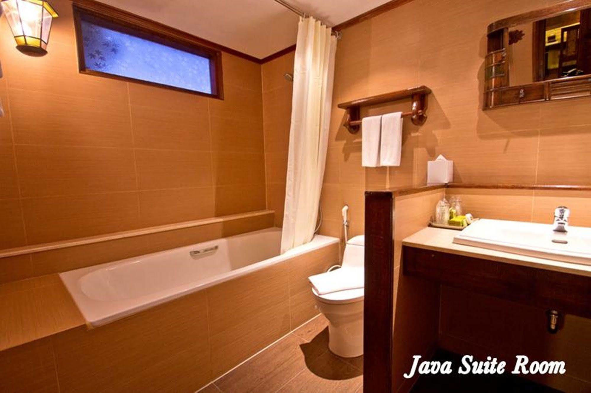 De Batara Hotel Bandung Esterno foto